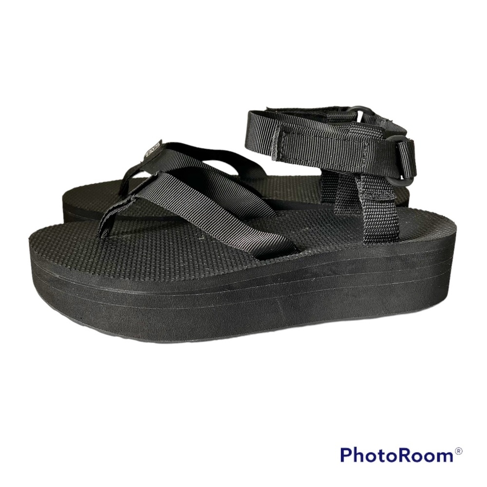 Teva Women's Flatform Universal Sandal Black Size 10